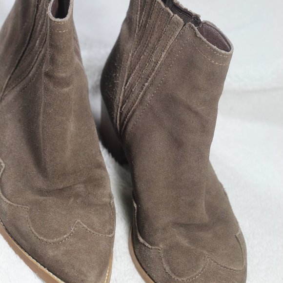 Hobbs Fashion Shoes Size 8 Western-Style Brown Suede Ankle Boots - Picture 2 of 6